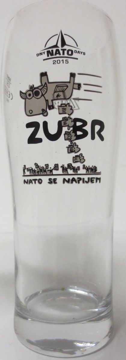 ZUBR NATO SE NAPIJEM DNY NATO 2015 (0,5L)