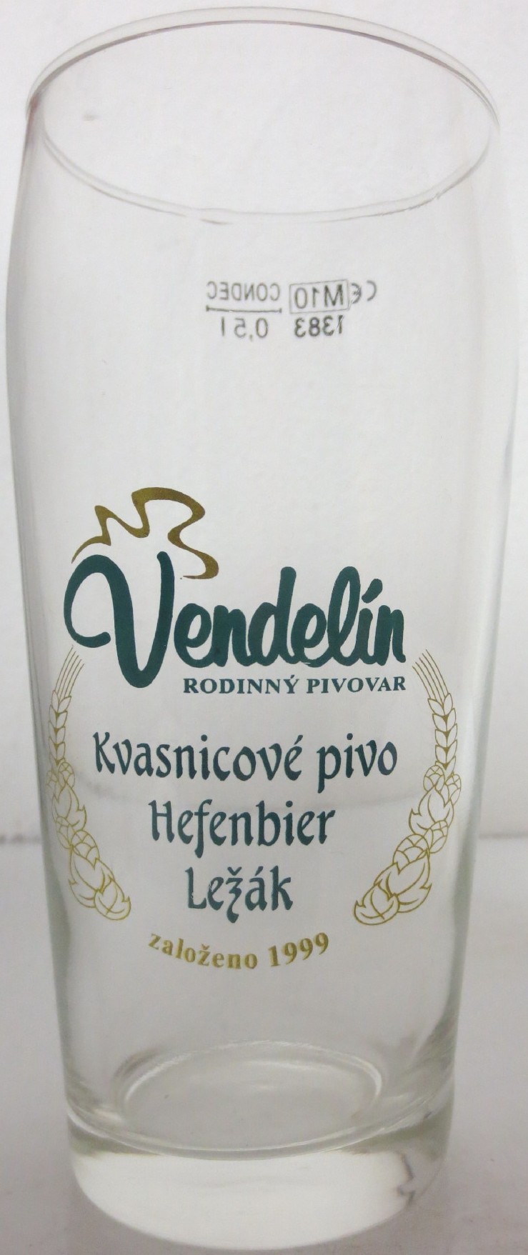 Vendelín RODINNÝ PIVOVAR Kvasnicové pivo Hefenbier Ležák založeno 1999 (0,5L) 