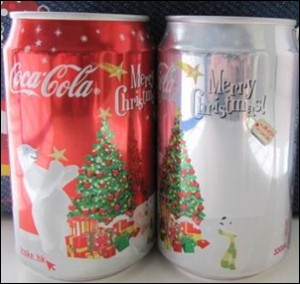 Coca Cola Xmas '09 set from HONG KONG (2 cans) (35,5cl) (AF/O)