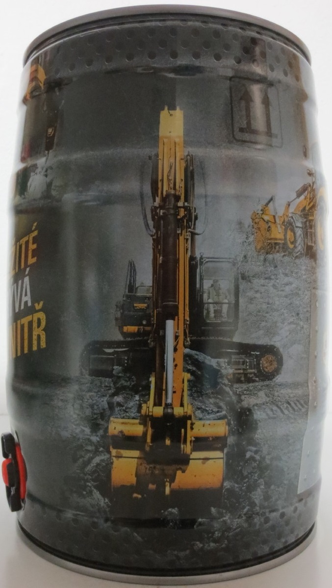 Svijany ZEPPELIN TO DŮLEŽITÉ SE UKRÝVÁ UVNITŘ