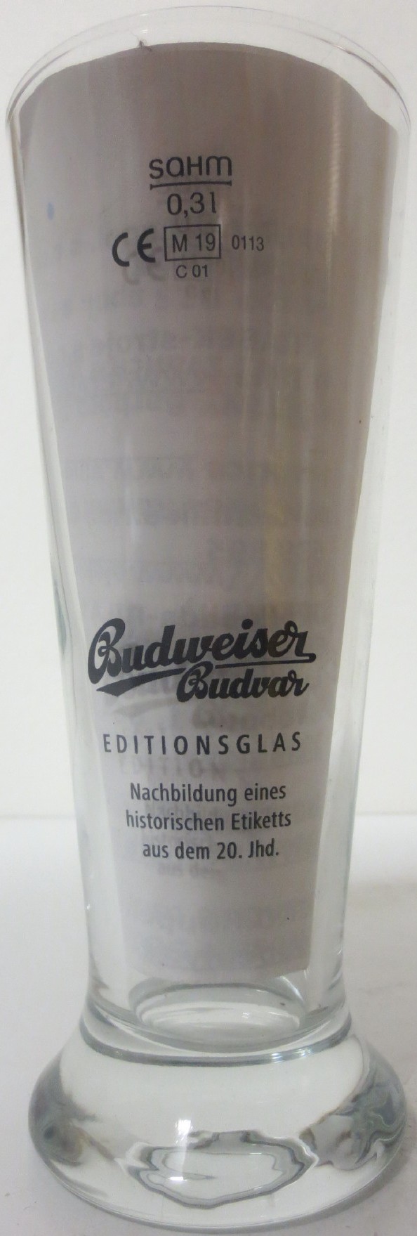 Budvar ČESKOBUDĚJOVICKÝ PIVOVAR NATIONAL CORPORATION brewers of FINE LAGER Since 1894 MADE IN CZECHOSLOVAKIA (0,3L) 