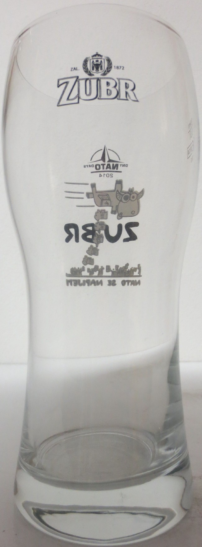 ZUBR DNY NATO 2014 NA TO SE NAPIJEM (0,5L)
